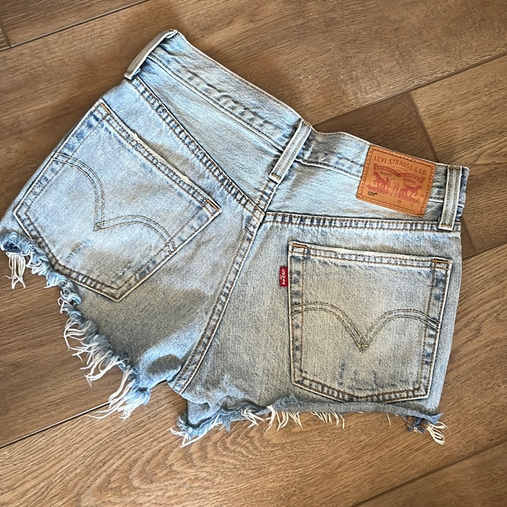 Levi Shorts 🦋